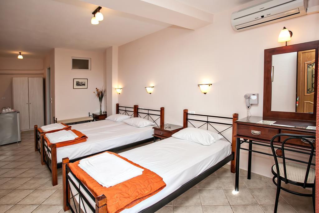 Arxontiko Hotel Тинос Екстериор снимка