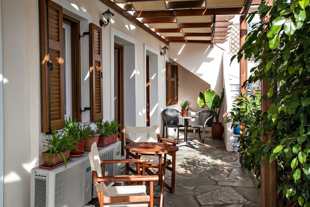 Arxontiko Hotel Тинос Екстериор снимка