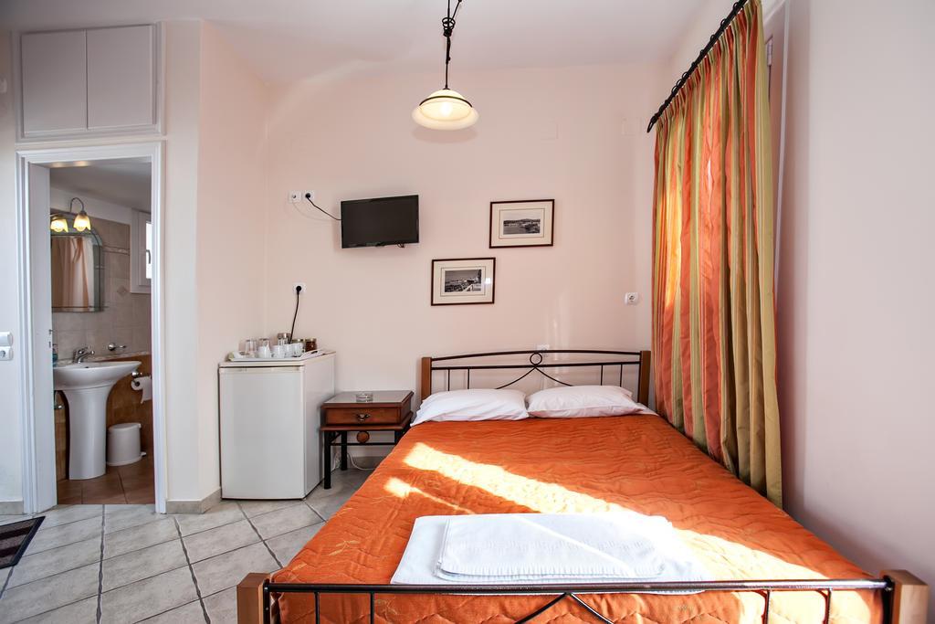 Arxontiko Hotel Тинос Екстериор снимка