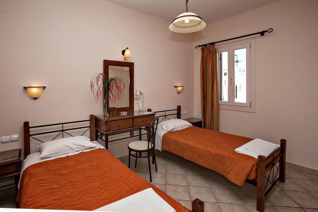 Arxontiko Hotel Тинос Екстериор снимка