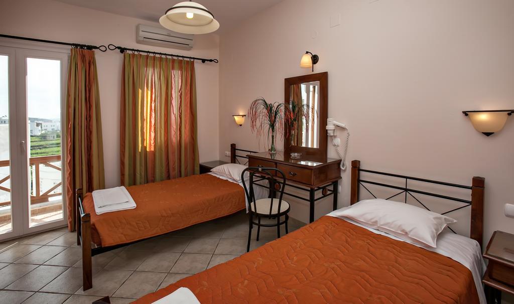 Arxontiko Hotel Тинос Екстериор снимка