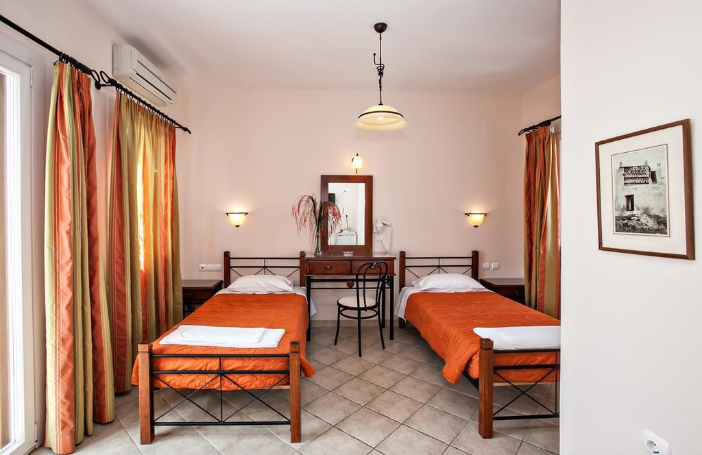 Arxontiko Hotel Тинос Екстериор снимка